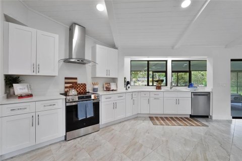 Villa ou maison à vendre à Homosassa, Floride: 3 chambres, 187.66 m2 № 2410434 - photo 6
