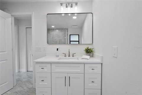 Villa ou maison à vendre à Homosassa, Floride: 3 chambres, 187.66 m2 № 2410434 - photo 14