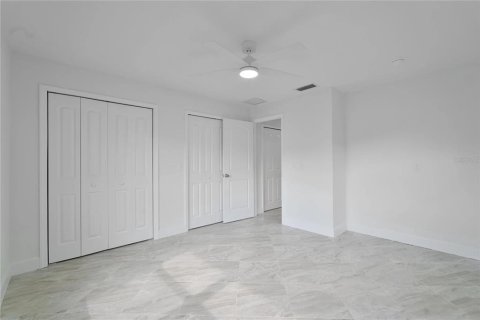Villa ou maison à vendre à Homosassa, Floride: 3 chambres, 187.66 m2 № 2410434 - photo 16