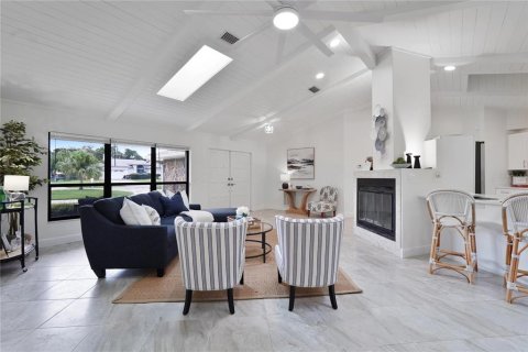 Villa ou maison à vendre à Homosassa, Floride: 3 chambres, 187.66 m2 № 2410434 - photo 9
