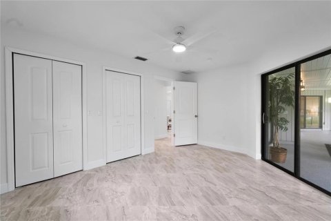 Villa ou maison à vendre à Homosassa, Floride: 3 chambres, 187.66 m2 № 2410434 - photo 15