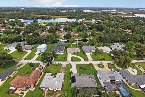 Villa ou maison à vendre à Homosassa, Floride: 3 chambres, 187.66 m2 № 2410434 - photo 4