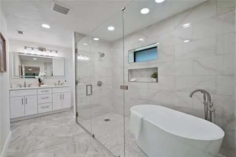 Villa ou maison à vendre à Homosassa, Floride: 3 chambres, 187.66 m2 № 2410434 - photo 11