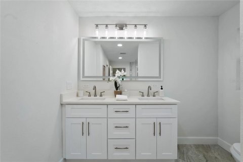 Villa ou maison à vendre à Homosassa, Floride: 3 chambres, 187.66 m2 № 2410434 - photo 18