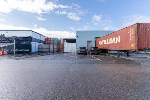 Immobilier commercial à vendre à Hialeah, Floride № 2049153 - photo 18