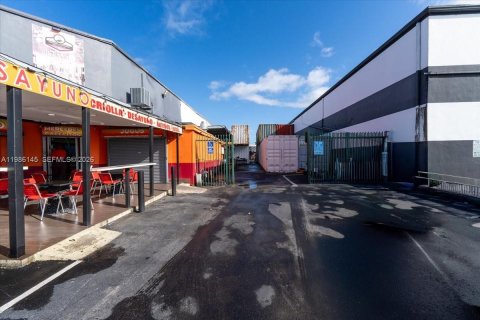 Immobilier commercial à vendre à Hialeah, Floride № 2049153 - photo 13