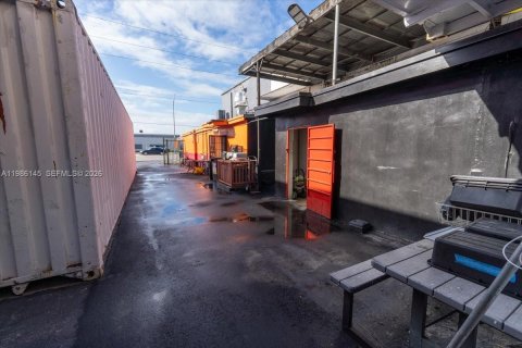 Immobilier commercial à vendre à Hialeah, Floride № 2049153 - photo 15