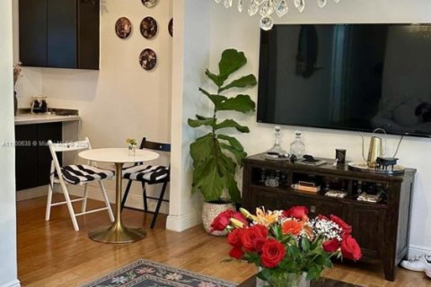 Condo in Miami Beach, Florida, 1 bedroom № 2081699 - photo 24