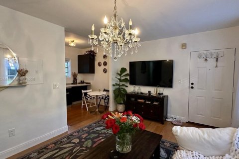 Condo in Miami Beach, Florida, 1 bedroom № 2081699 - photo 27