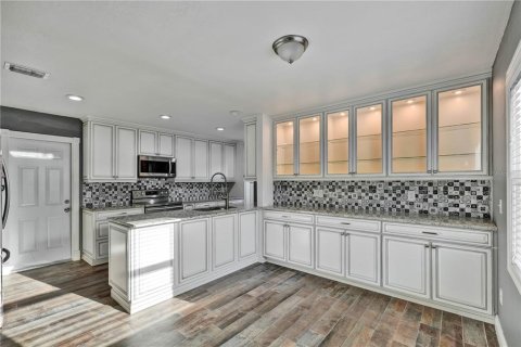 Casa en venta en Orlando, Florida, 4 dormitorios, 213.21 m2 № 2120210 - foto 7