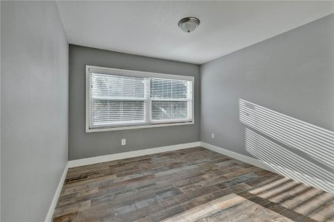 Casa en venta en Orlando, Florida, 4 dormitorios, 213.21 m2 № 2120210 - foto 16