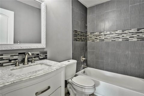 Casa en venta en Orlando, Florida, 4 dormitorios, 213.21 m2 № 2120210 - foto 11