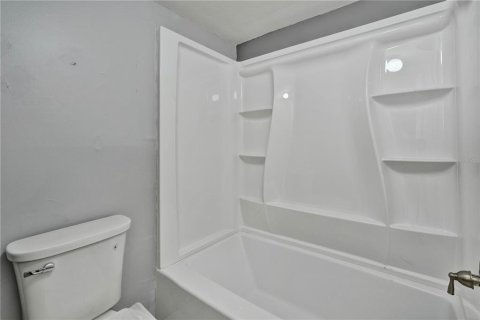 Casa en venta en Orlando, Florida, 4 dormitorios, 213.21 m2 № 2120210 - foto 25