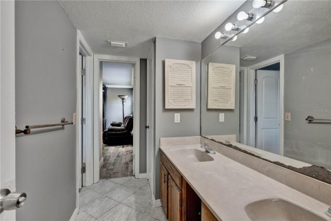Casa en venta en Orlando, Florida, 4 dormitorios, 213.21 m2 № 2120210 - foto 24