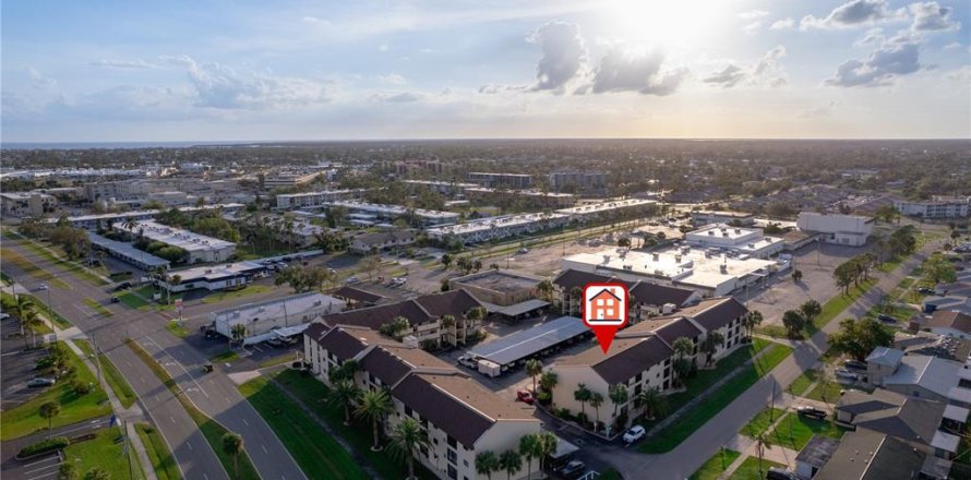 Condo in Port Charlotte, Florida, 2 bedrooms № 1792793