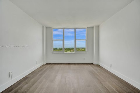 Купить кондоминиум в Майами-Бич, Флорида 1 спальня, 86.4м2, № 1823689 - фото 28
