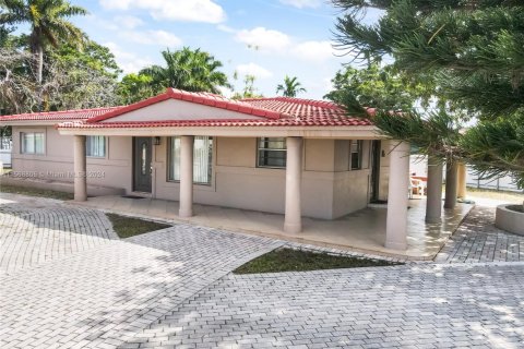 House in Wilton Manors, Florida 4 bedrooms, 183.3 sq.m. № 1709366 - photo 29