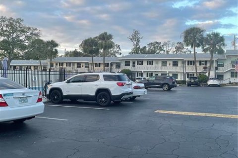Снять в аренду кондоминиум в Ларго, Флорида 4 комнаты, 61.13м2, № 1618838 - фото 5