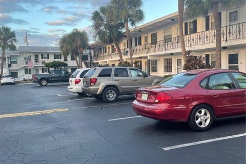 Снять в аренду кондоминиум в Ларго, Флорида 4 комнаты, 61.13м2, № 1618838 - фото 2