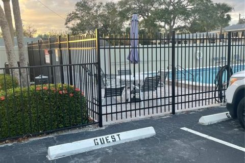 Снять в аренду кондоминиум в Ларго, Флорида 4 комнаты, 61.13м2, № 1618838 - фото 4