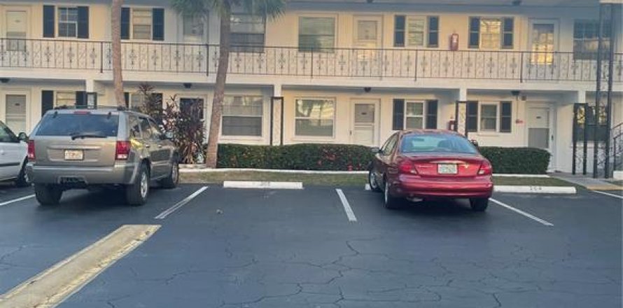 Condo in Largo, Florida, 1 bedroom № 1618838