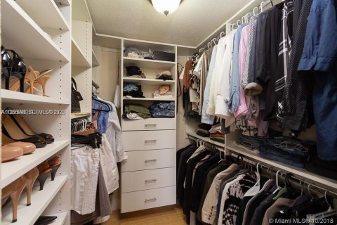 Снять в аренду кондоминиум в Бей-Харбор-Айлендс, Флорида 2 спальни, 98.94м2, № 2006627 - фото 7