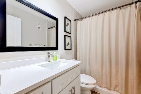 Condo in Gulfport, Florida, 2 bedrooms  № 2151494 - photo 26