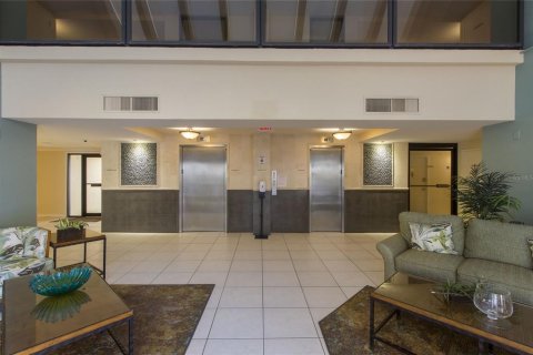 Condominio en alquiler en Clearwater, Florida, 2 dormitorios, 117.43 m2 № 1530484 - foto 3