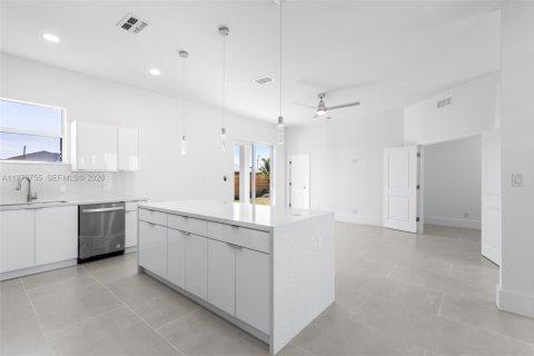 Villa ou maison à vendre à Lehigh Acres, Floride: 4 chambres № 2046139 - photo 10