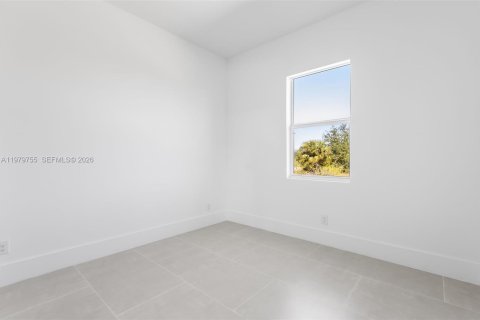 Villa ou maison à vendre à Lehigh Acres, Floride: 4 chambres № 2046139 - photo 26