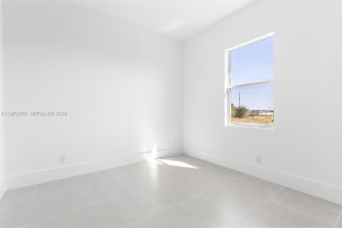 Villa ou maison à vendre à Lehigh Acres, Floride: 4 chambres № 2046139 - photo 30