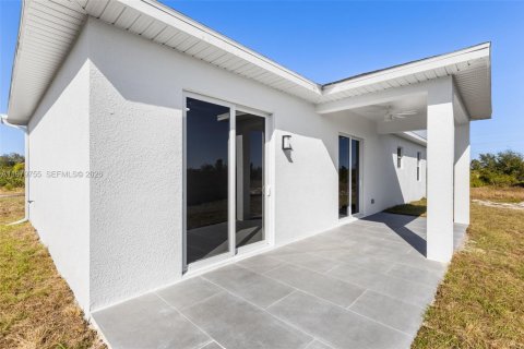 Villa ou maison à vendre à Lehigh Acres, Floride: 4 chambres № 2046139 - photo 4