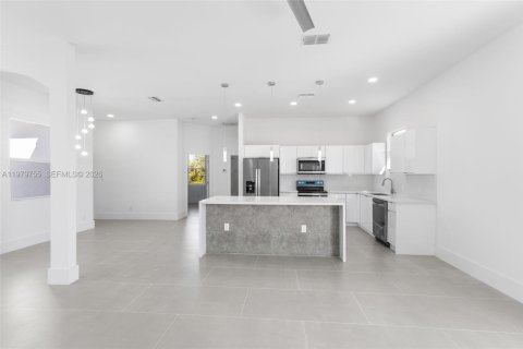 Villa ou maison à vendre à Lehigh Acres, Floride: 4 chambres № 2046139 - photo 7