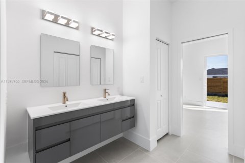 Villa ou maison à vendre à Lehigh Acres, Floride: 4 chambres № 2046139 - photo 18