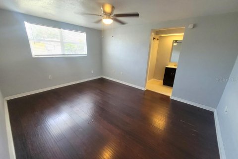 House in New Port Richey, Florida 3 bedrooms, 125.42 sq.m. № 1904350 - photo 9