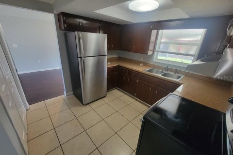 House in New Port Richey, Florida 3 bedrooms, 125.42 sq.m. № 1904350 - photo 7