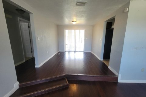 House in New Port Richey, Florida 3 bedrooms, 125.42 sq.m. № 1904350 - photo 5