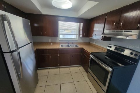 House in New Port Richey, Florida 3 bedrooms, 125.42 sq.m. № 1904350 - photo 8