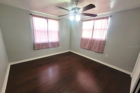 House in New Port Richey, Florida 3 bedrooms, 125.42 sq.m. № 1904350 - photo 14