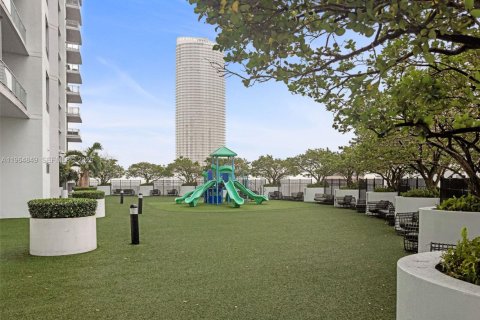 Condo in Miami, Florida, 1 bedroom  № 2027112 - photo 19