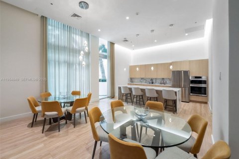 Condo in Miami, Florida, 1 bedroom  № 2027112 - photo 26