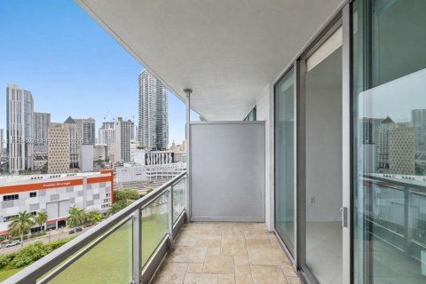 Condo in Miami, Florida, 1 bedroom  № 2027112 - photo 12