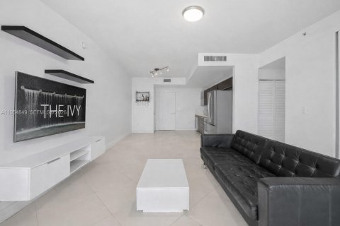 Condo in Miami, Florida, 1 bedroom  № 2027112 - photo 10