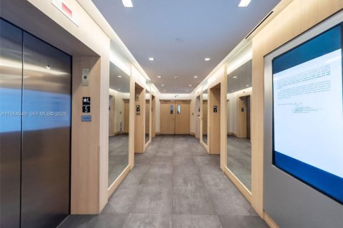 Condo in Miami, Florida, 1 bedroom  № 2027112 - photo 17