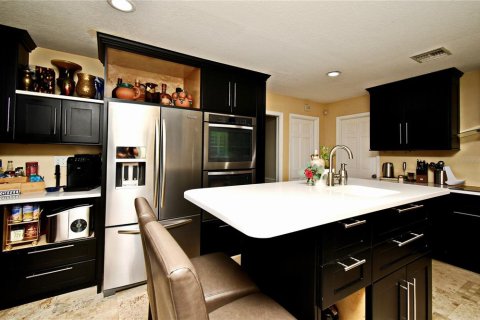 House in Longwood, Florida 4 bedrooms, 224.45 sq.m. № 2215326 - photo 9