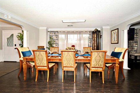 House in Longwood, Florida 4 bedrooms, 224.45 sq.m. № 2215326 - photo 7