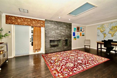 House in Longwood, Florida 4 bedrooms, 224.45 sq.m. № 2215326 - photo 6