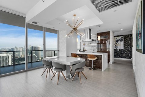 Copropriété à louer à Miami, Floride: 2 chambres, 153.01 m2 № 1692595 - photo 3