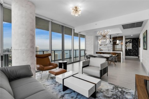 Copropriété à louer à Miami, Floride: 2 chambres, 153.01 m2 № 1692595 - photo 1