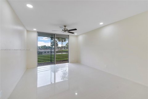 Copropriété à louer à Lauderdale Lakes, Floride: 1 chambre, 77.57 m2 № 1956418 - photo 6